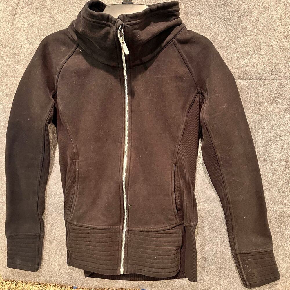 Lululemon‎ Black Fitted Zip Sweater Size Medium